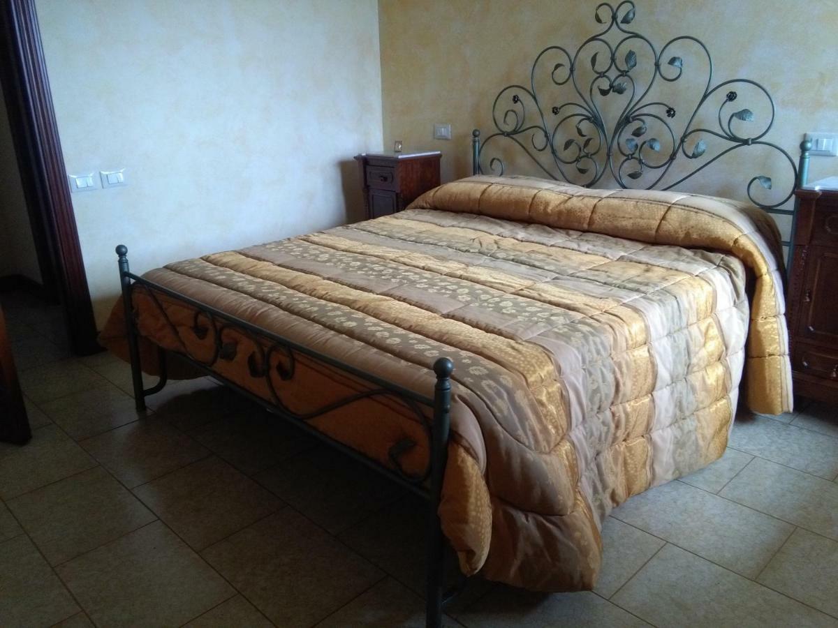 Letizia'S House Apartment คาตาเนีย ภายนอก รูปภาพ