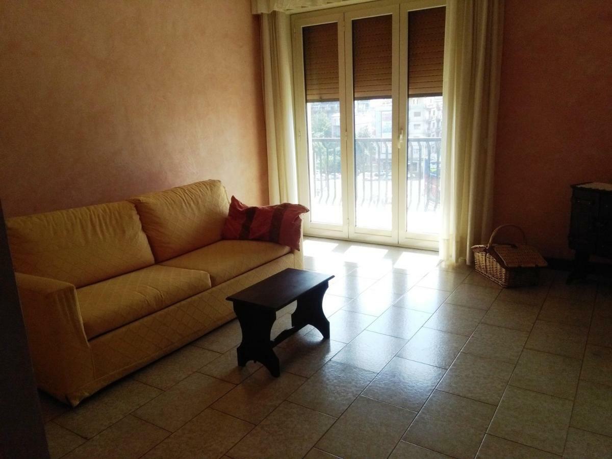 Letizia'S House Apartment คาตาเนีย ภายนอก รูปภาพ